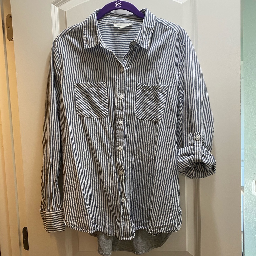 Women’s High-Low Button Up